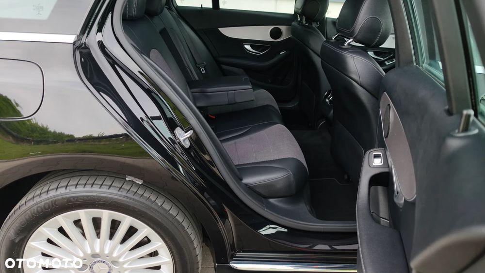 Mercedes-Benz Klasa C 220 d 9G-TRONIC Avantgarde - 19