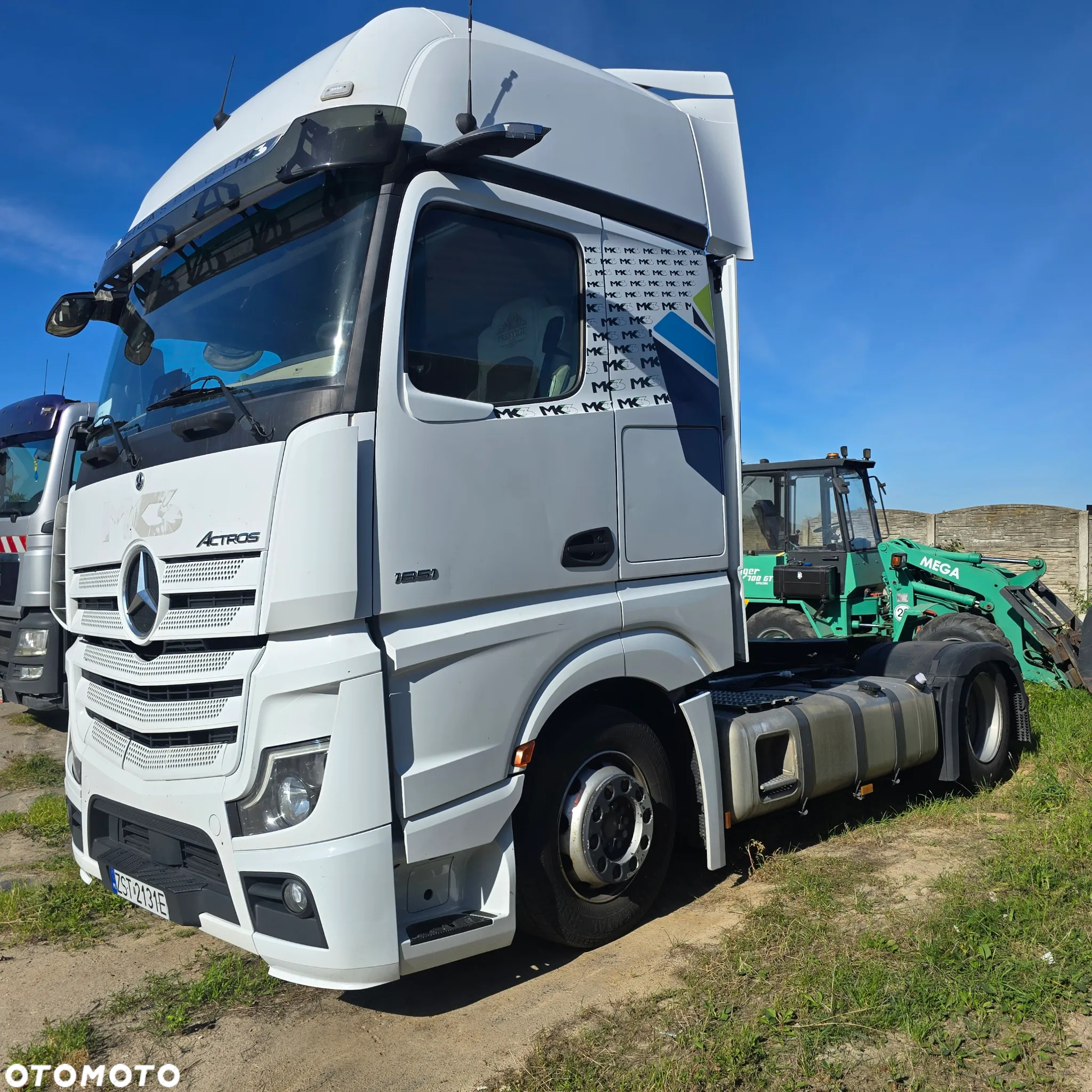 Mercedes-Benz Actros - 3