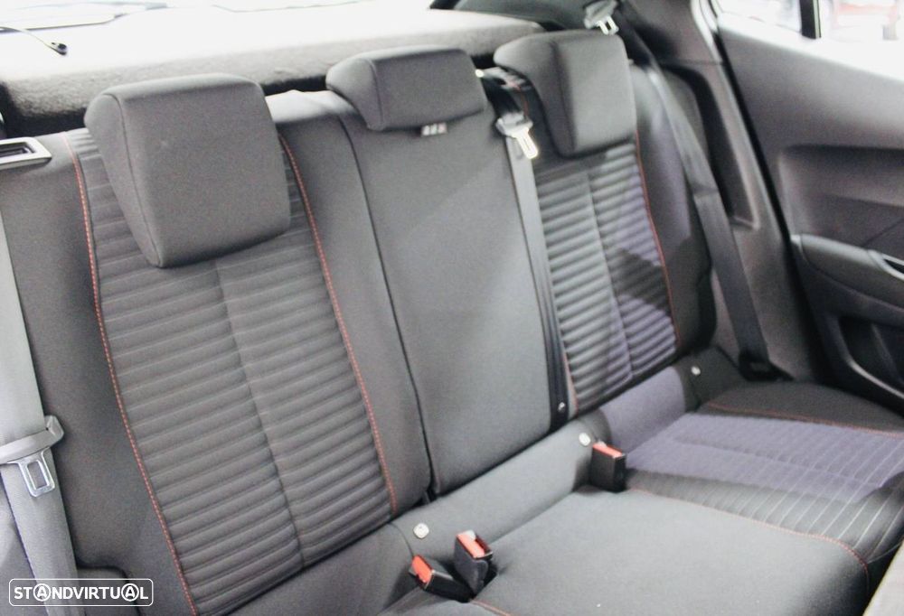 Peugeot 2008 1.5 BlueHDi Active Pack EAT8 - 20