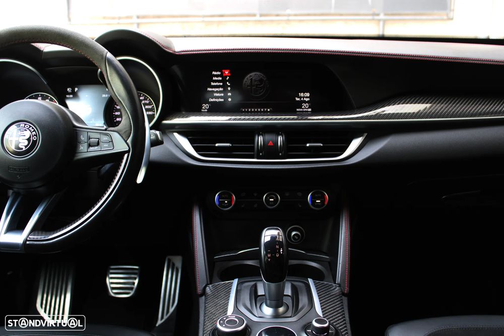 Alfa Romeo Stelvio V6 2.9 Bi-Turbo AT8-Q4 Quadrifoglio - 19