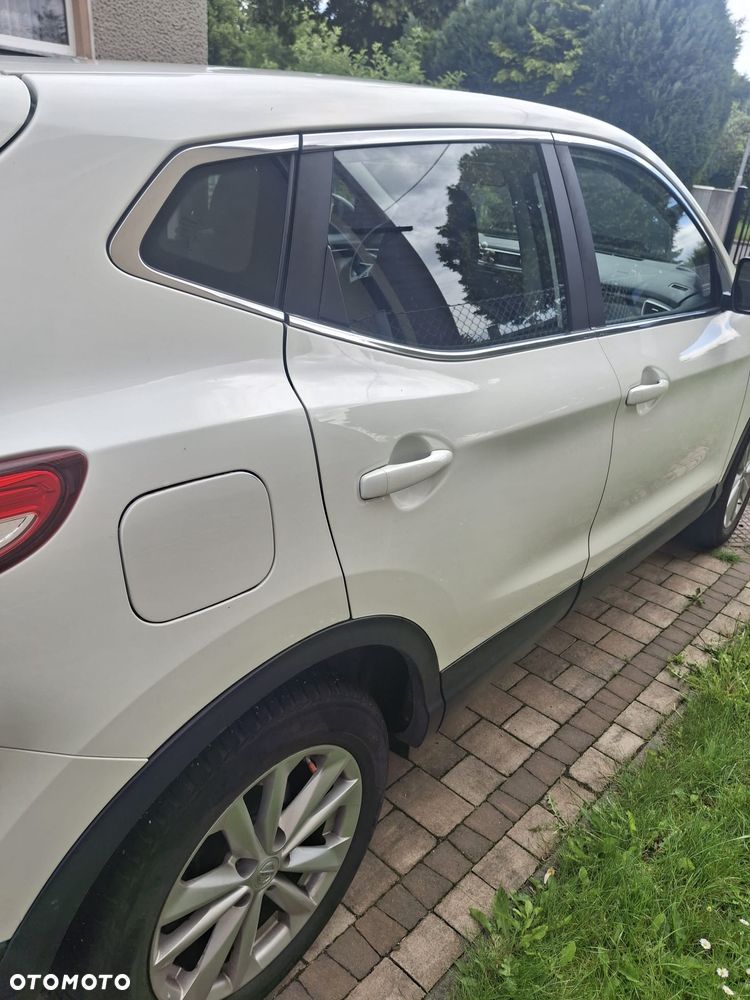 Nissan Qashqai 1.2 DIG-T Visia EU6 - 6