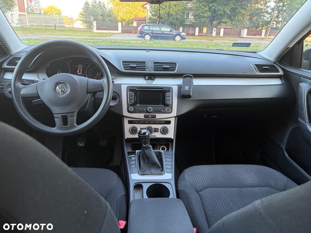Volkswagen Passat 2.0 TDI Comfortline - 12