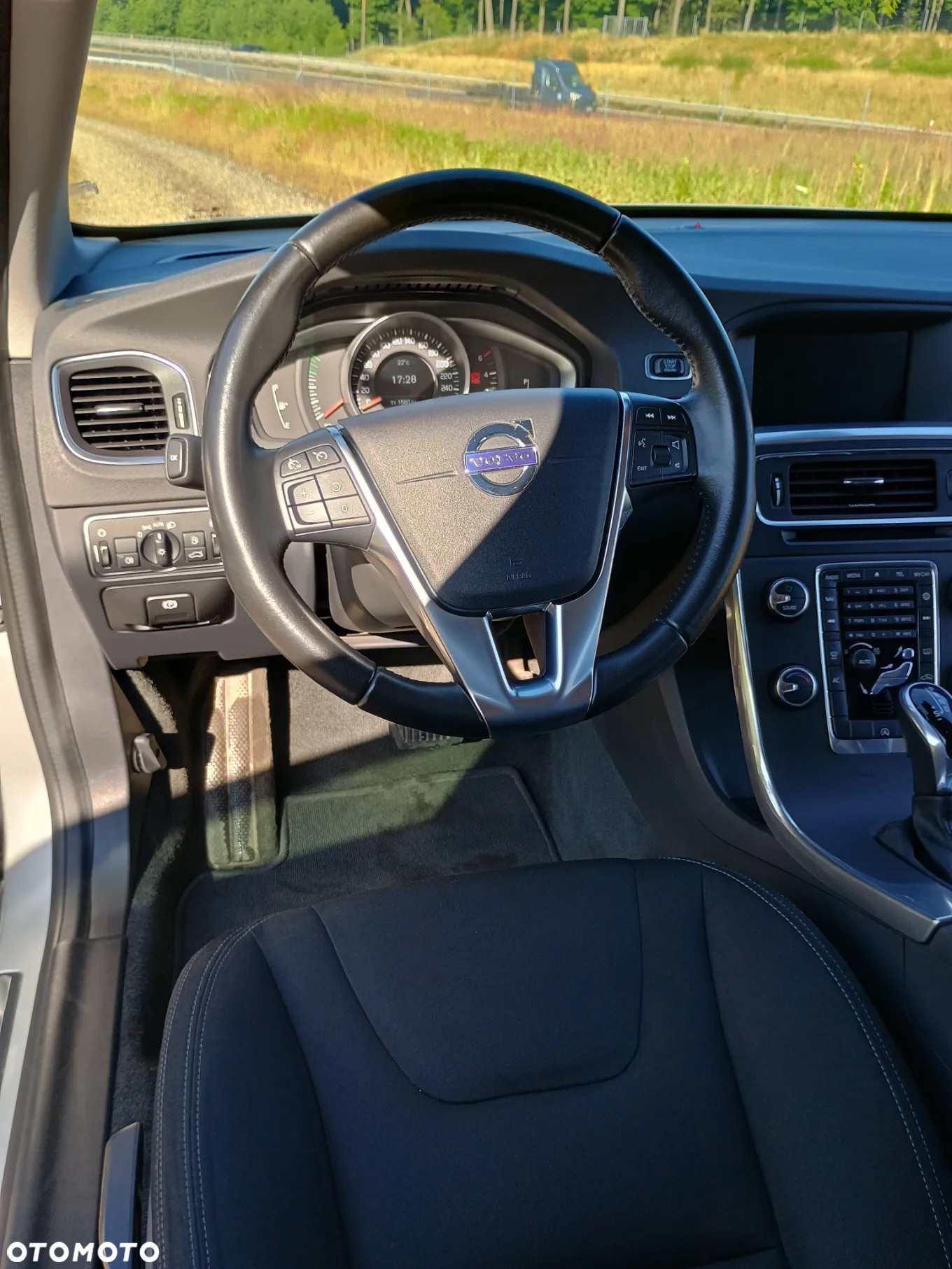 Volvo V60 D2 Drive-E Dynamic Edition (Kinetic) - 12