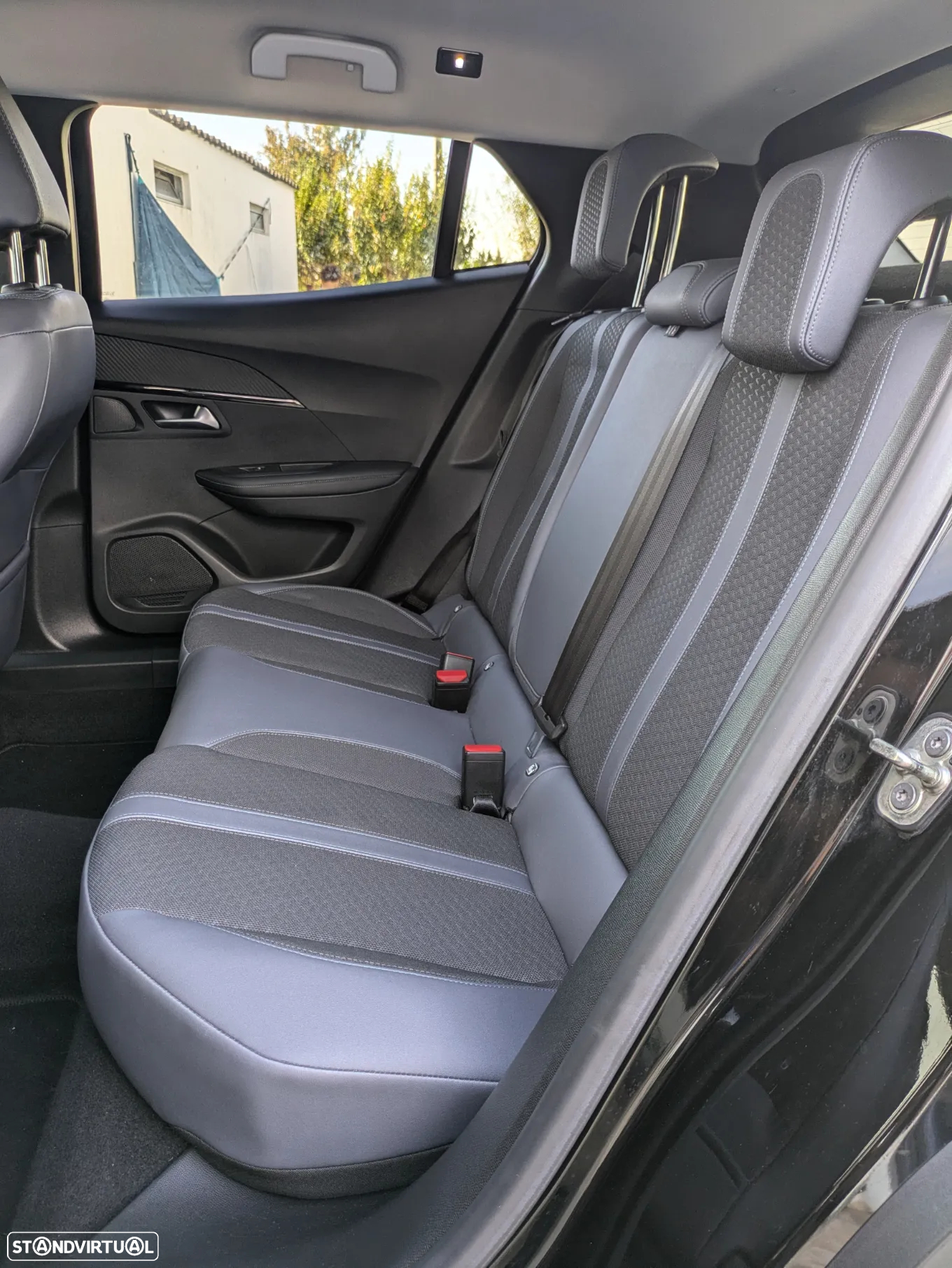 Peugeot 2008 1.2 PureTech Allure - 11