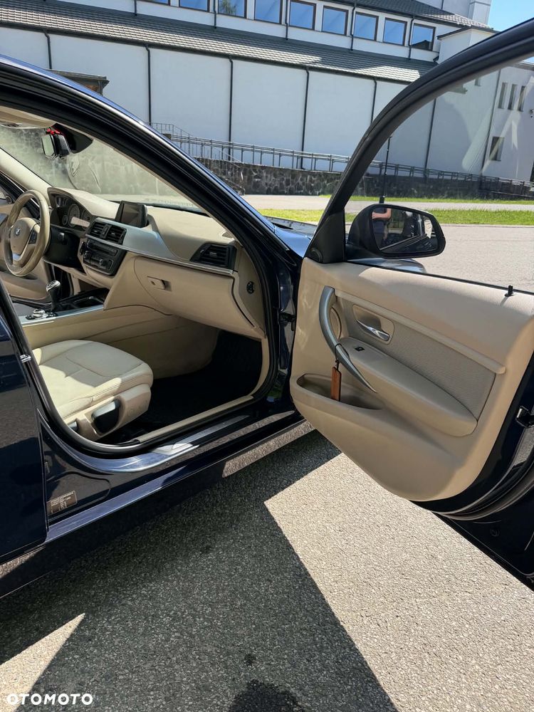 BMW Seria 3 320d Efficient Dynamics - 16