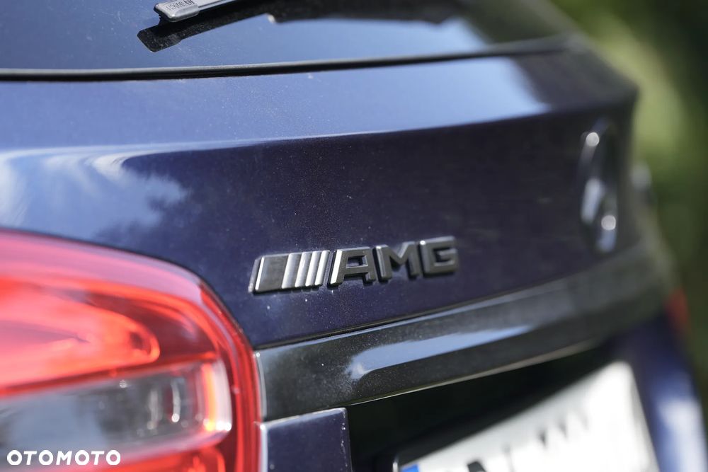 Mercedes-Benz GLA - 23