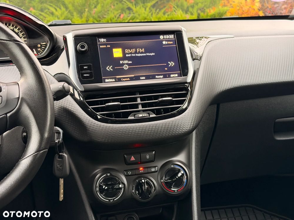 Peugeot 2008 1.2 Pure Tech Style - 25