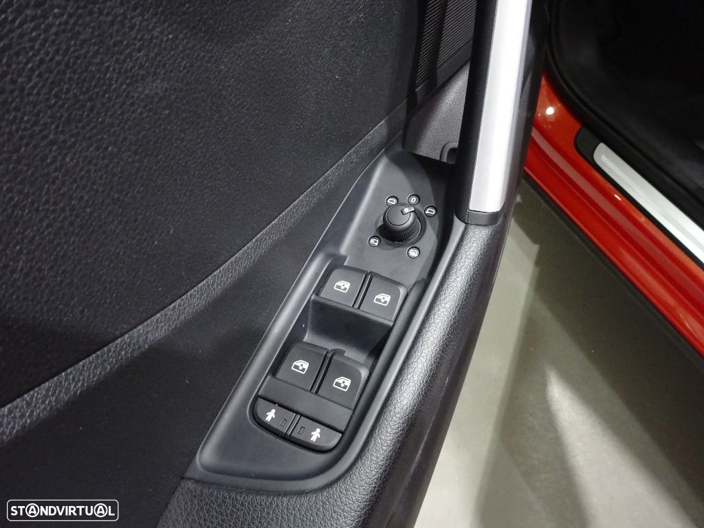 Audi Q2 30 TDI Design S tronic - 9