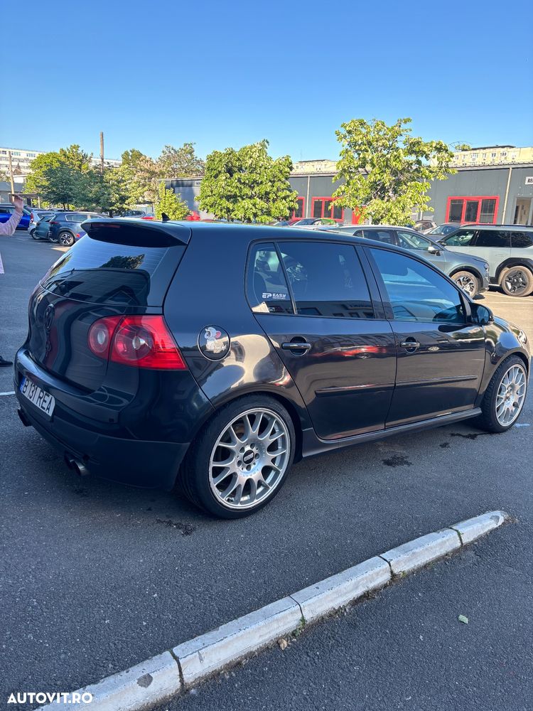 Volkswagen Golf 2.0 FSI GTI - 13