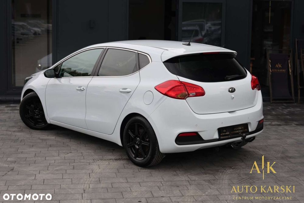 Kia Ceed - 10