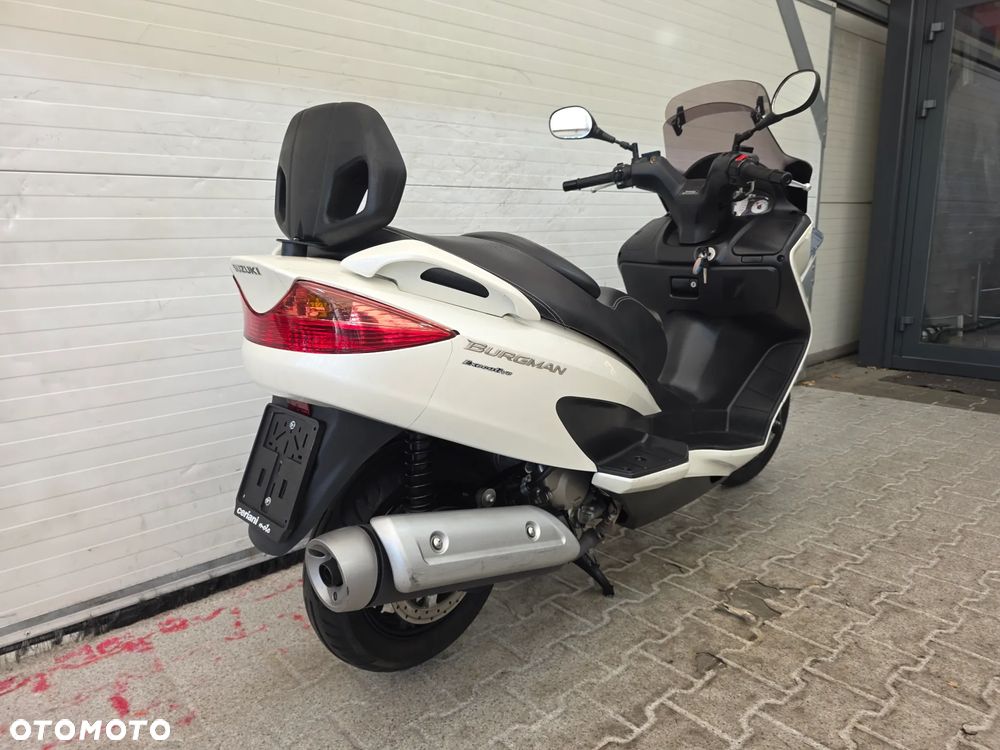 Suzuki Burgman - 17