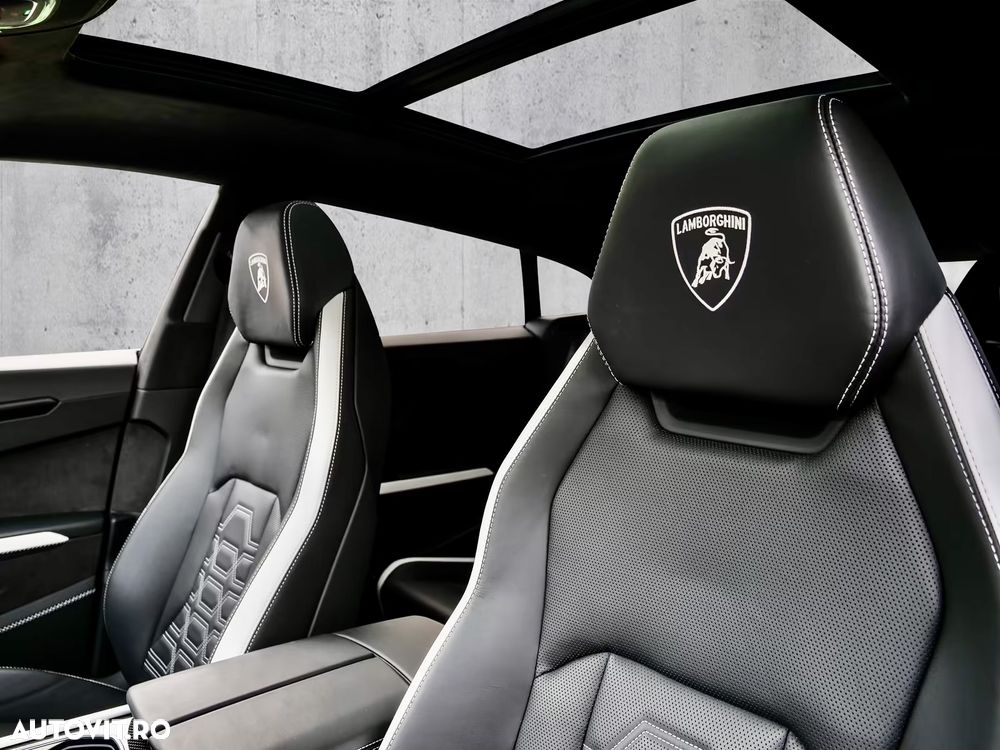 Lamborghini URUS - 12