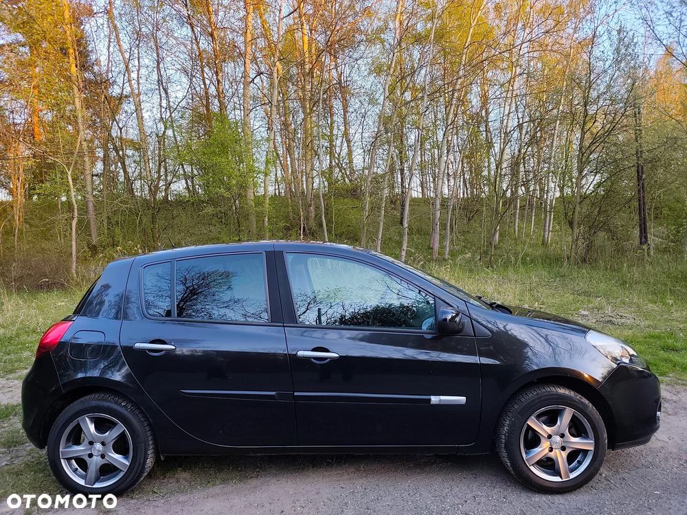 Renault Clio 1.2 16V Alize - 2