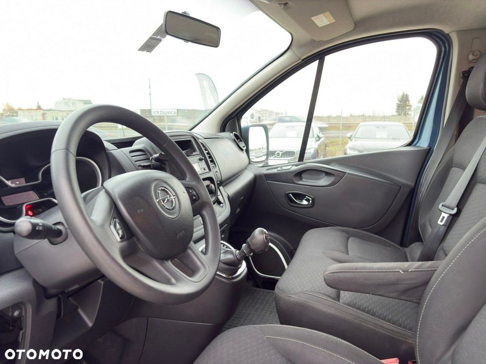 Opel Vivaro - 10