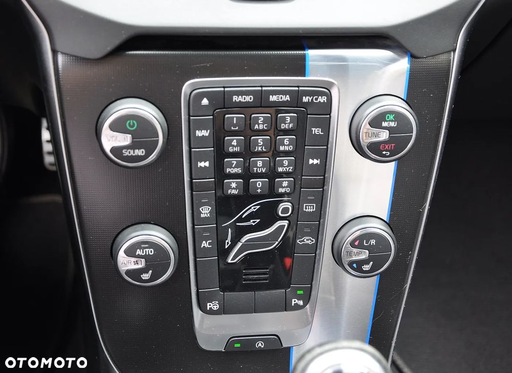 Volvo V40 D4 R-Design Summum - 32