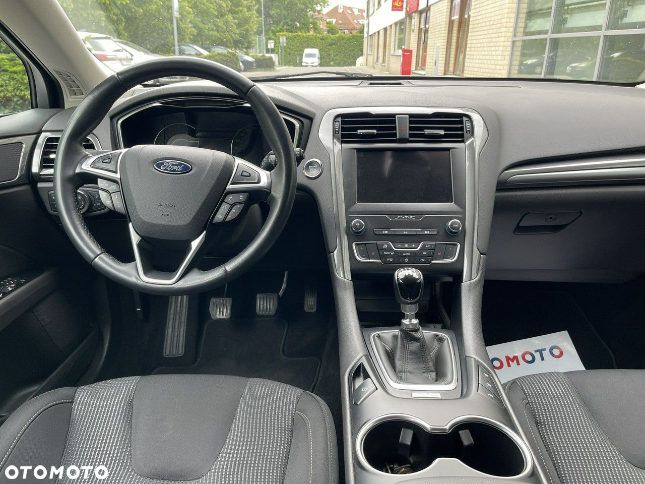 Ford Mondeo - 38