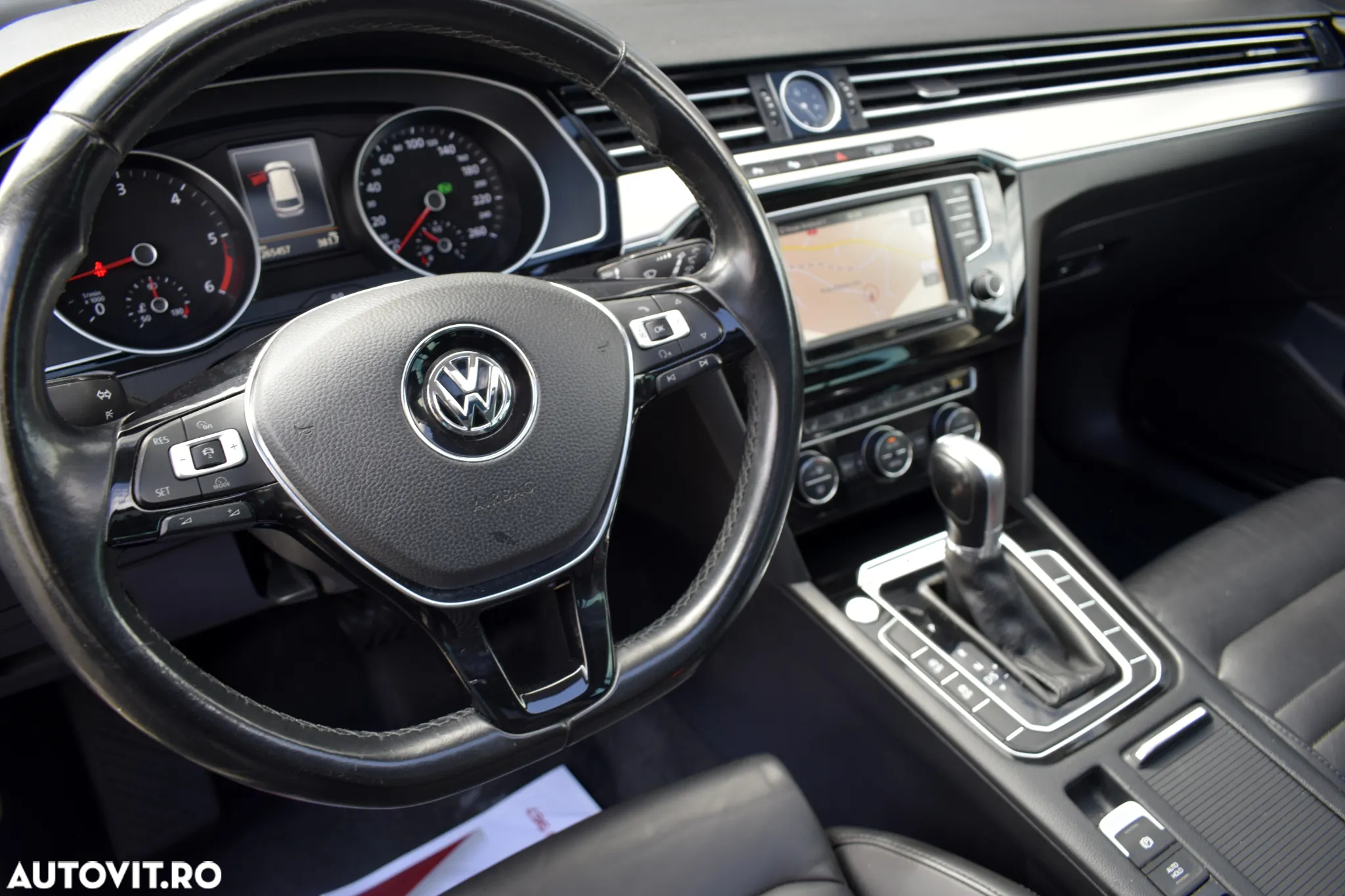 Volkswagen Passat Variant 2.0 TDI DSG 4Motion Highline - 9