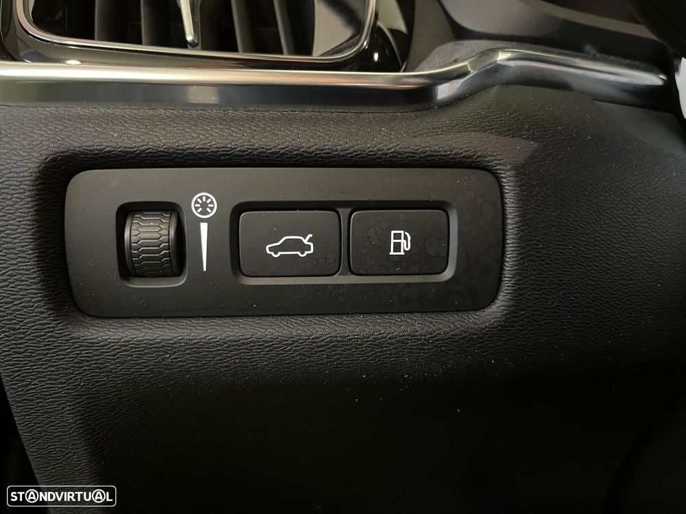 Volvo V60 2.0 T6 AWD TE Inscription - 25