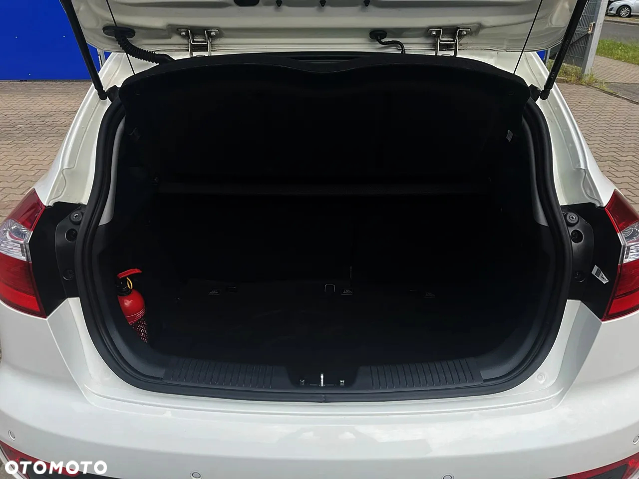Kia Rio 1.4 Business Line Plus - 12
