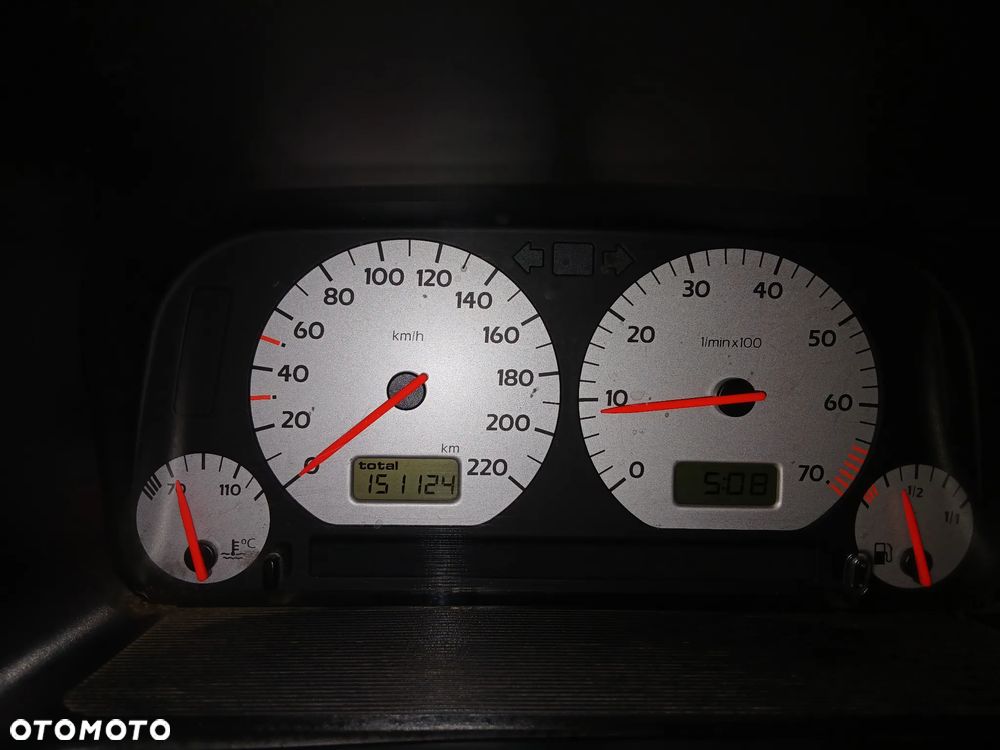 Volkswagen Golf 1.6 Comfortline - 9