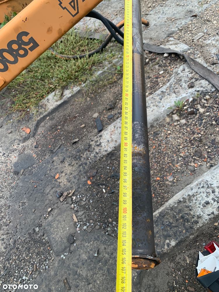 Sworzeń główny przednich ramion do CASE 580 K, SK, Super - 1