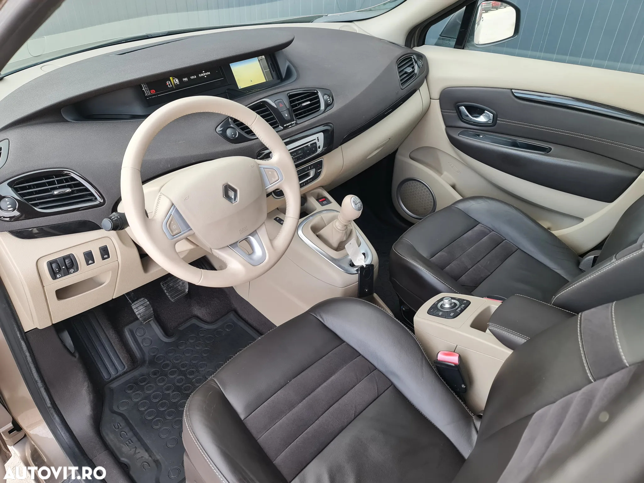 Renault Grand Scenic 1.6 dCi Energy Privilege - 11