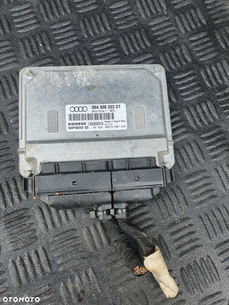 AUDI A3 8P 1.6B KOMPUETR SILNIKA 06A906033DT + WTYCZKI INSTALACJA - 1