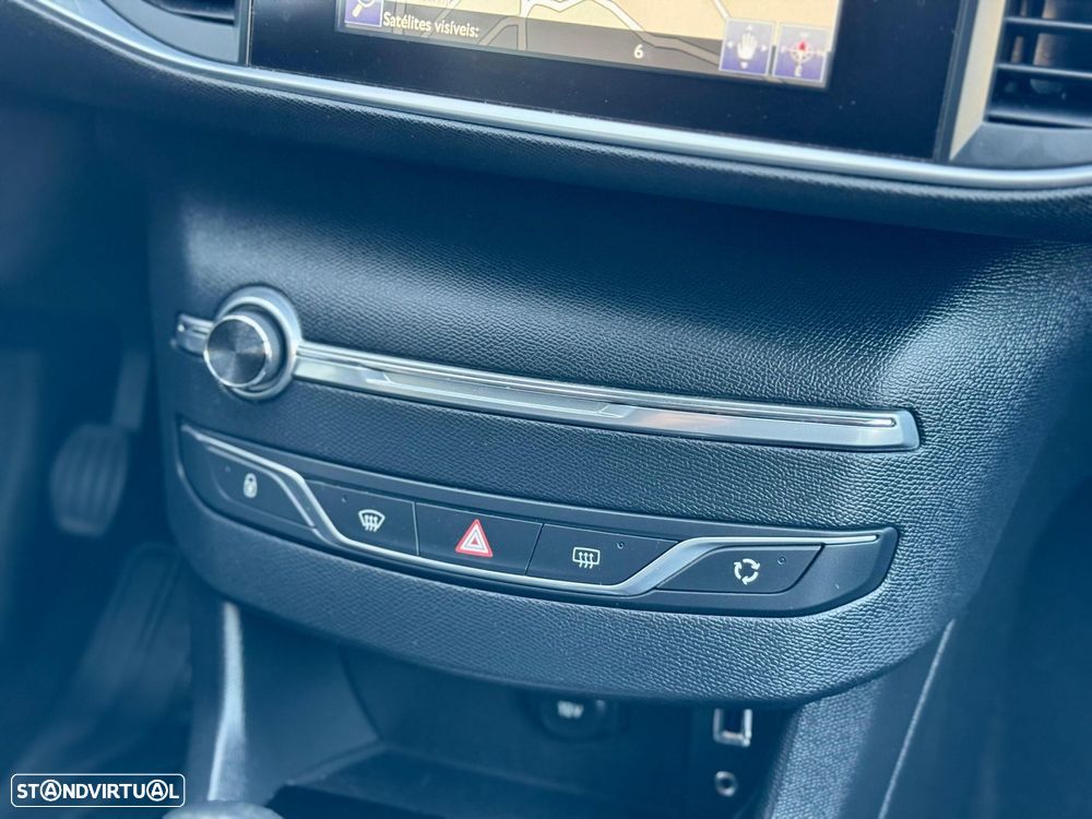 Peugeot 308 1.2 PureTech Style - 30