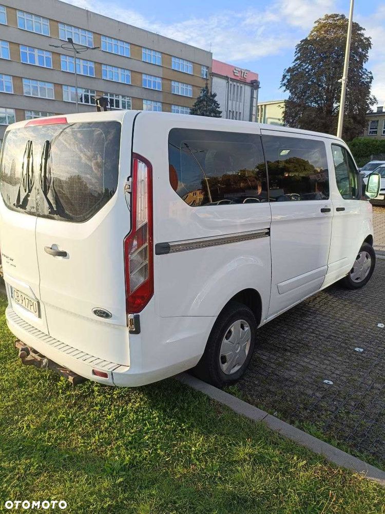 Ford Tourneo Custom - 1