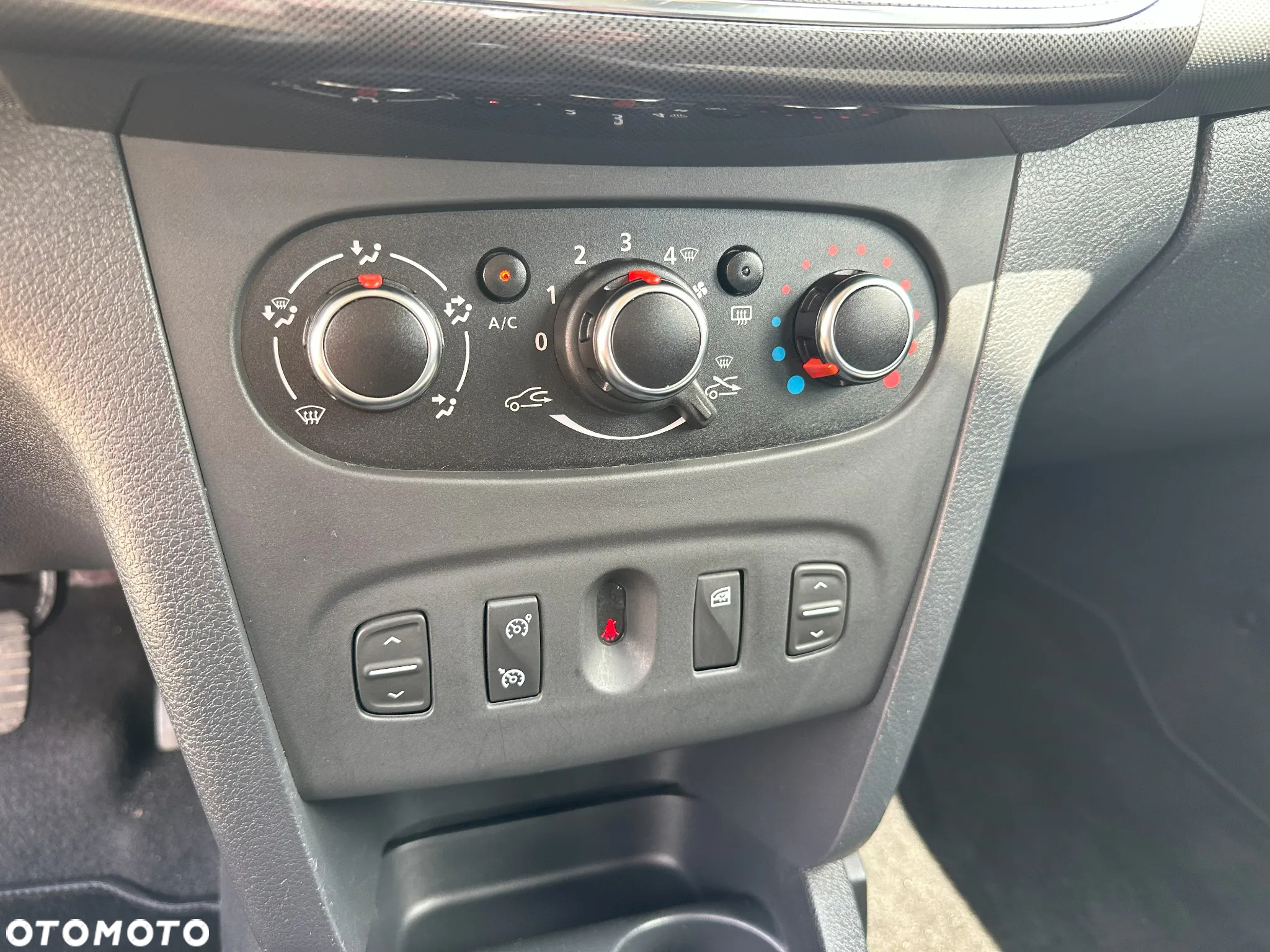 Dacia Sandero Stepway TCe 90 S&S Celebration - 27