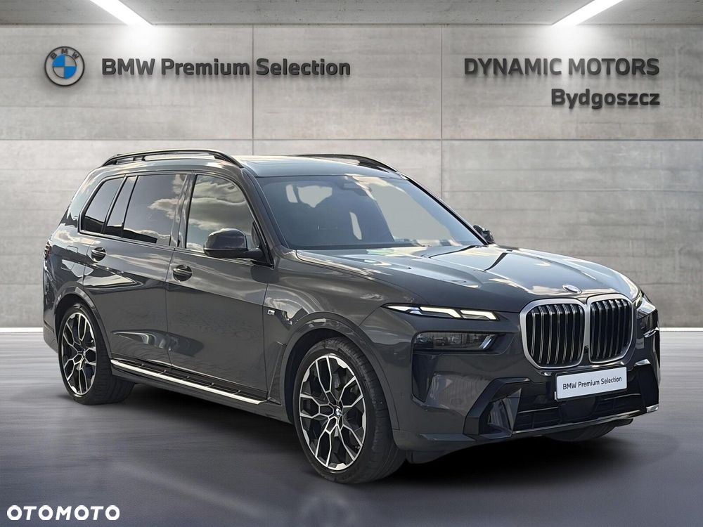 2025 BMW X7, photograph 8