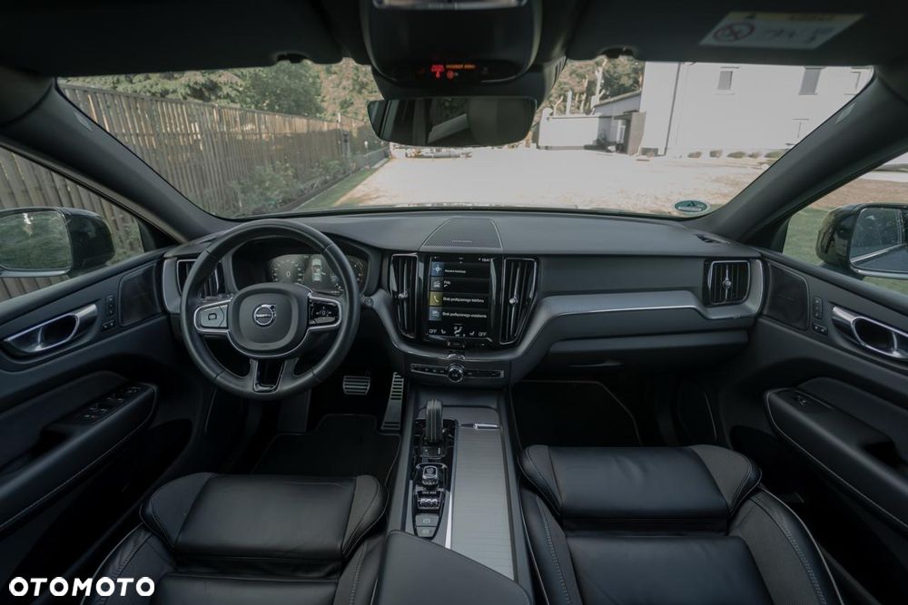 Volvo XC 60 B4 D AWD R-Design - 23