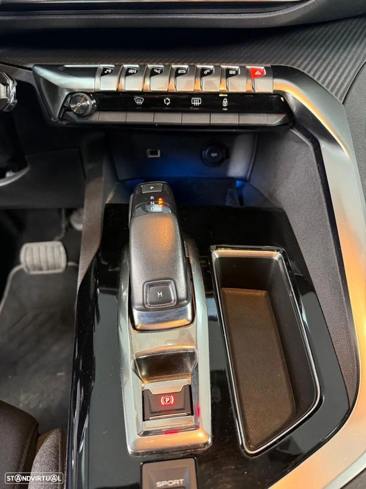 Peugeot 3008 1.2 PureTech Allure EAT8 - 9