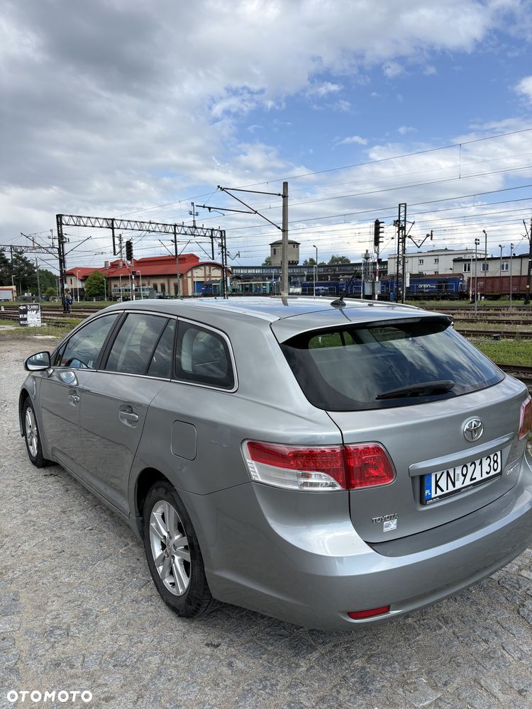 Toyota Avensis - 4