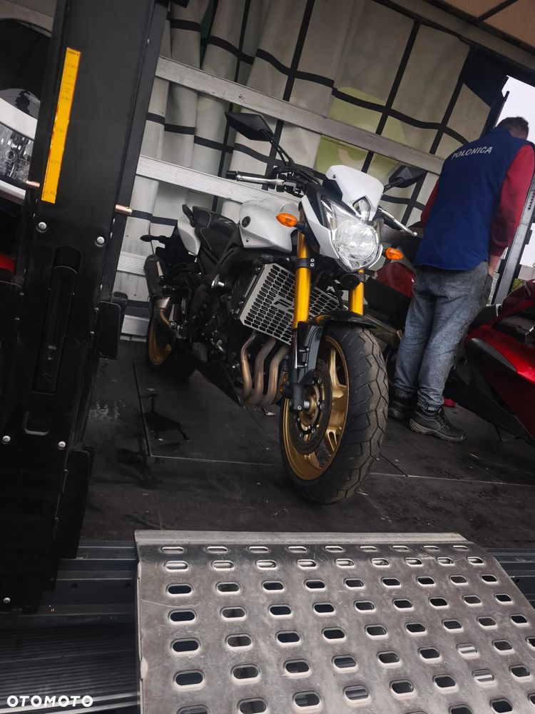 Yamaha FZ8 - 38