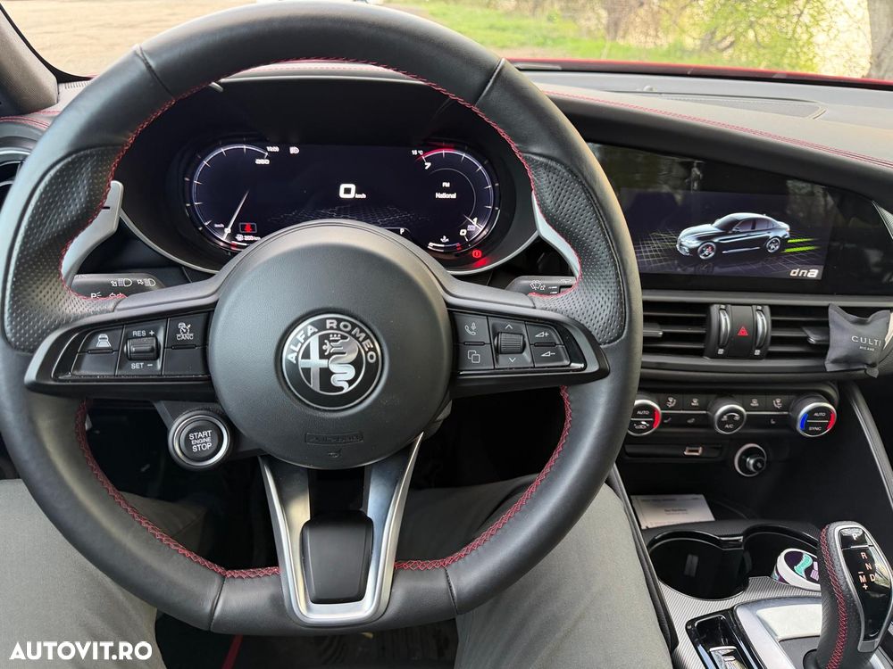 Alfa Romeo Giulia 2.0 Turbo 16V AT8-Q4 Competizione - 21