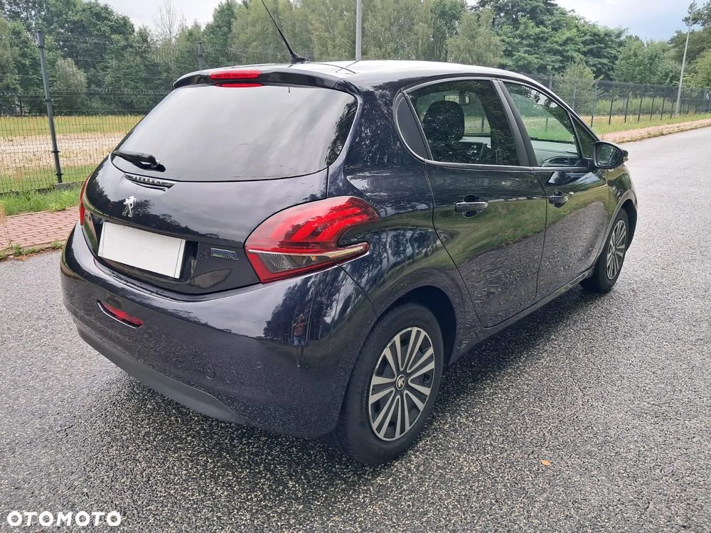 Peugeot 208 - 6
