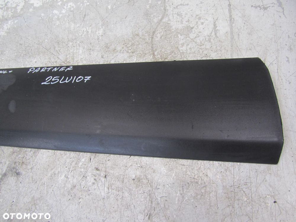 Peugeot Partner-Berlingo 08->listwa drzwi prawy przód - 2