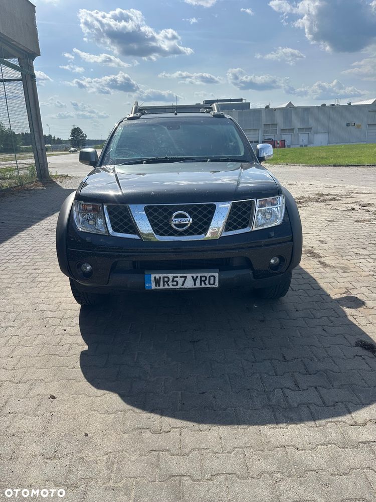 Nissan Navara 2.5 D Platinum - 9