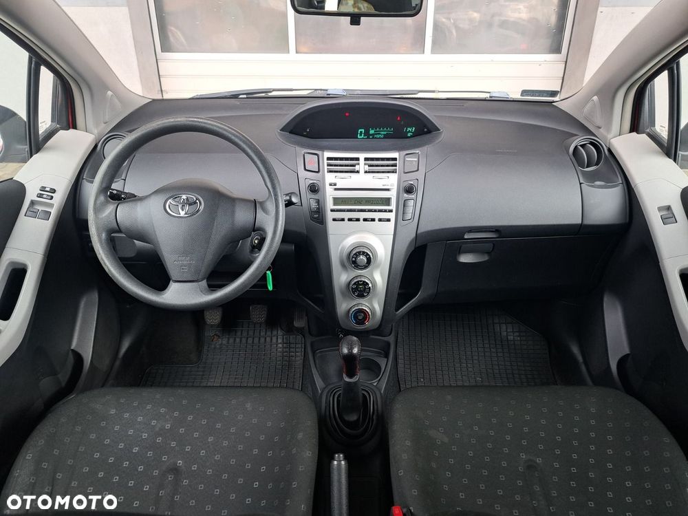 Toyota Yaris 1.3 Luna Premium - 9