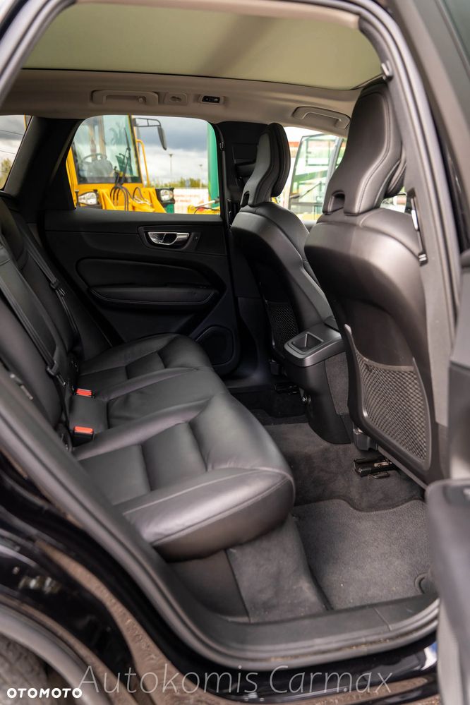 Volvo XC 60 T5 AWD Geartronic Momentum - 22