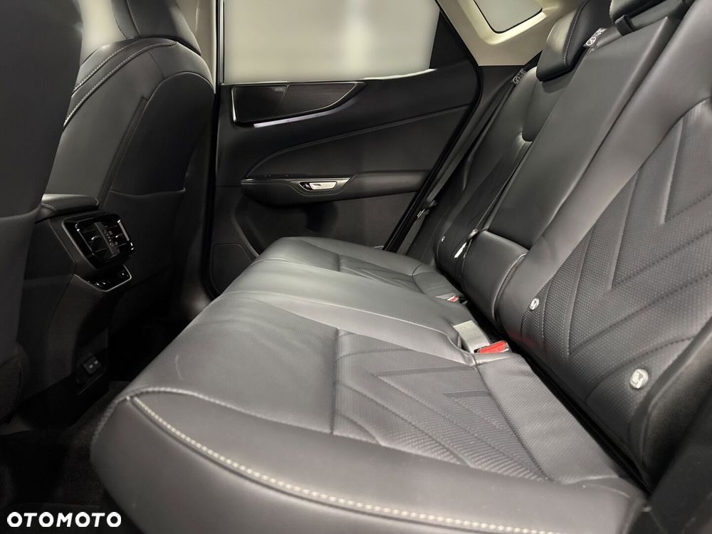 Lexus NX 350h Omotenashi AWD - 10