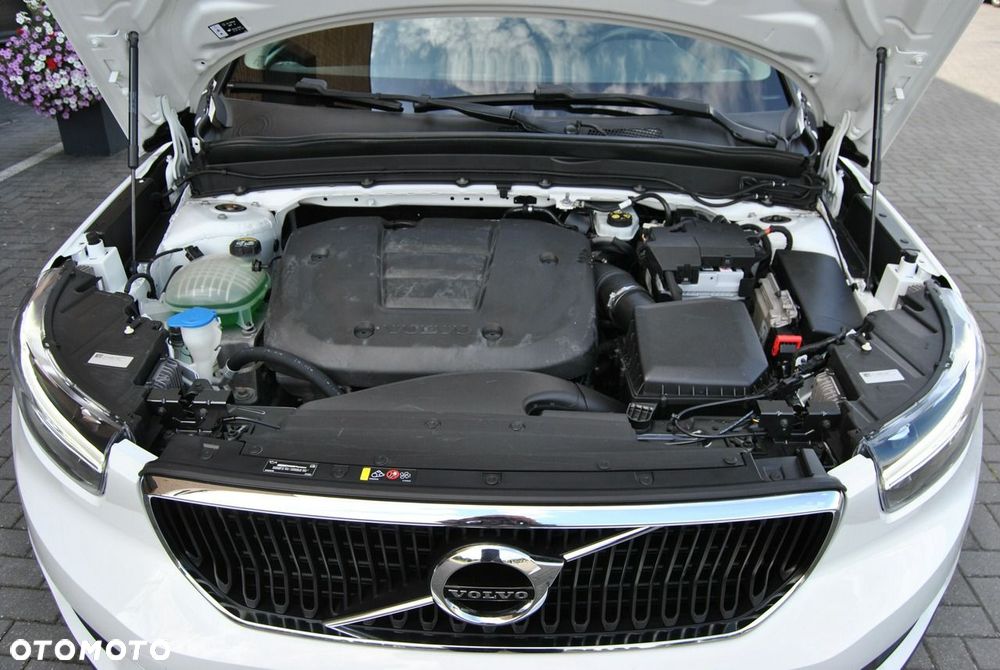 Volvo XC 40 T3 Momentum - 16