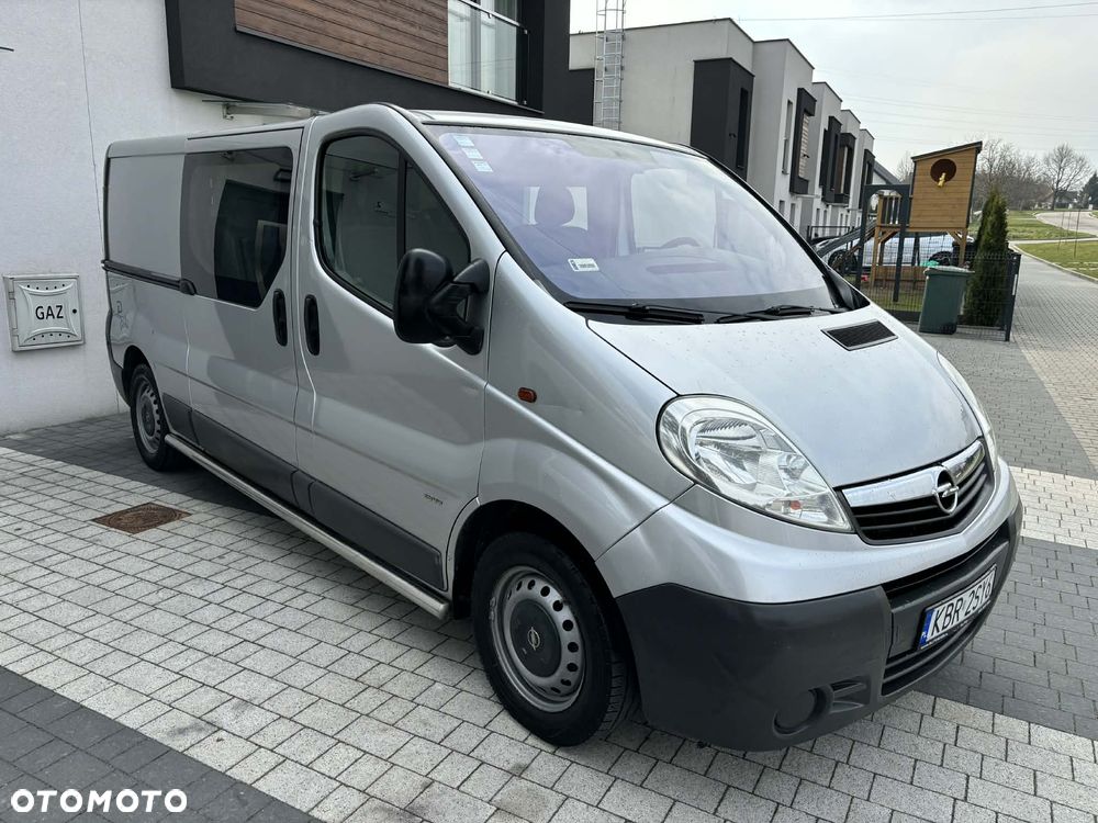 Opel Vivaro L2H1 2.9t - 18