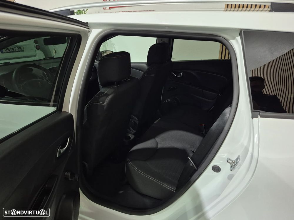 Renault Clio Sport Tourer 1.5 dCi Limited - 27