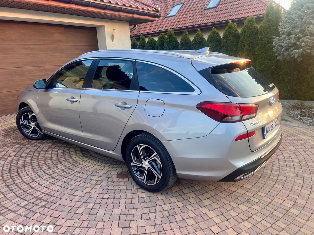 Hyundai i30 1.6 D Comfort - 23