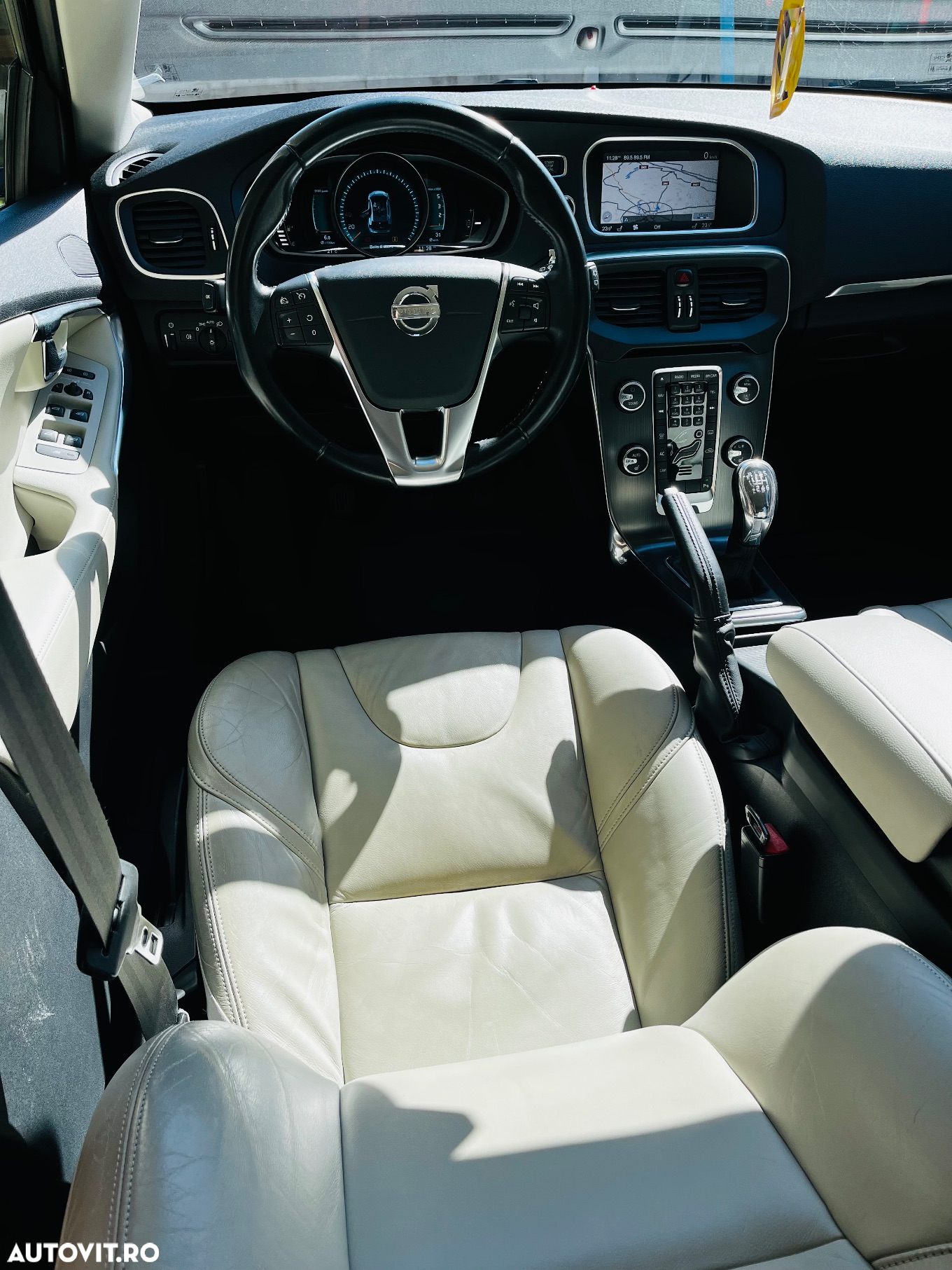 Volvo V40 D2 - 8