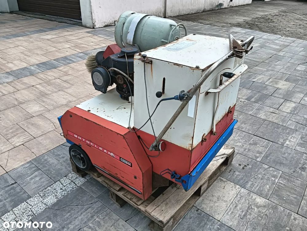 Zamiatarka halowa na gaz Gutbrod B753 Motoclean - 3