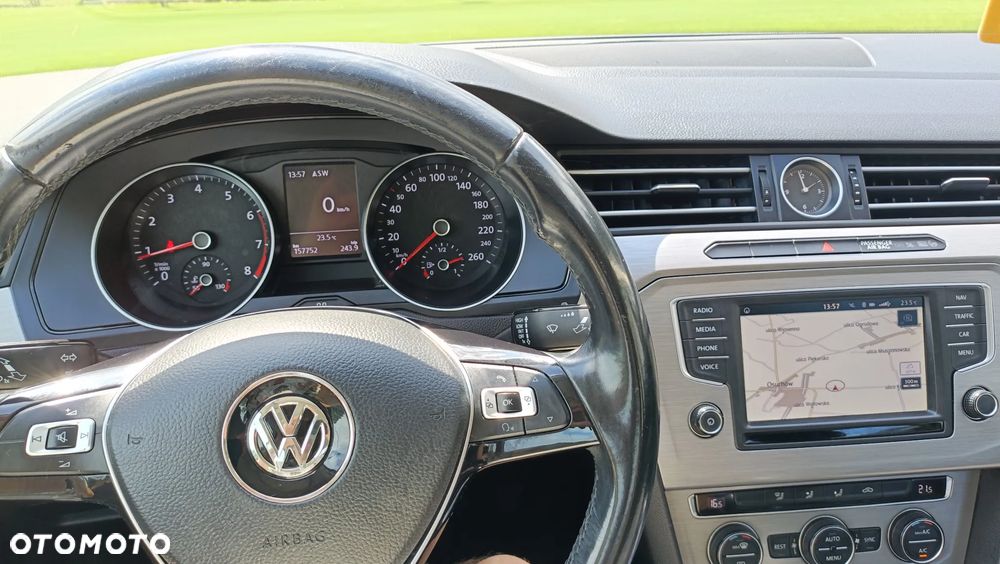 Volkswagen Passat ver-1-4-tsi-bmt-trendline - 4