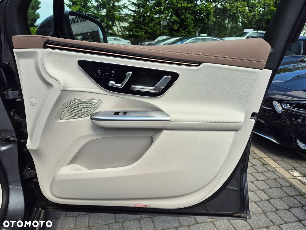 Mercedes-Benz EQE 350 4MATIC - 28